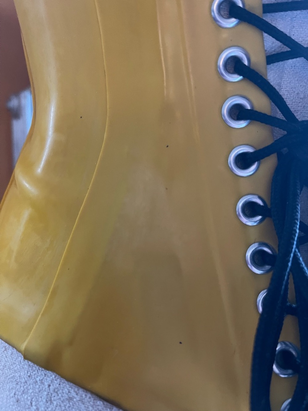 Polymorphe Yellow Latex Waist Cincher Corset - Picture 6 of 7